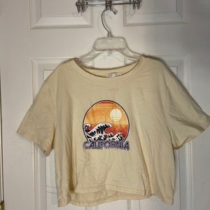 ROMWE women’s california yellow cropped tee